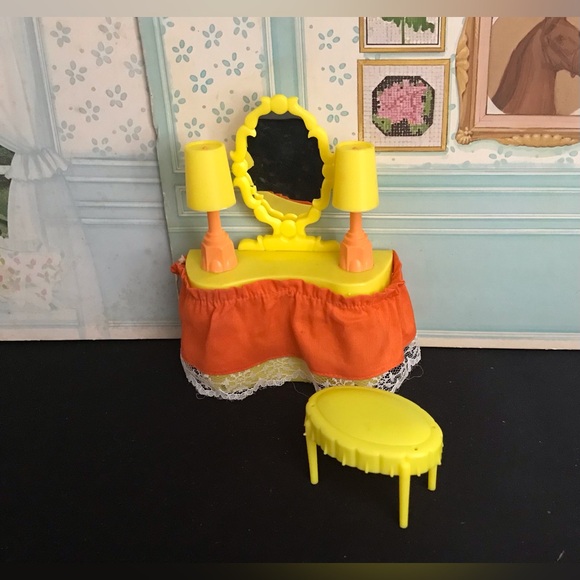 Vintage 1970’s AMSCO for Topper Dawn’s Apartment Vanity & Stool Orange Yellow - Picture 2 of 6